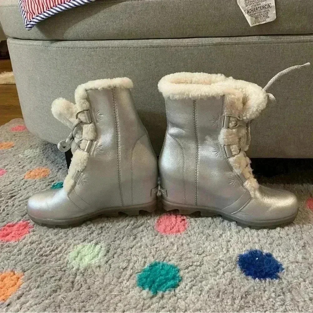 Disney X Sorel Joan of Arctic II - Picture 3 of 10